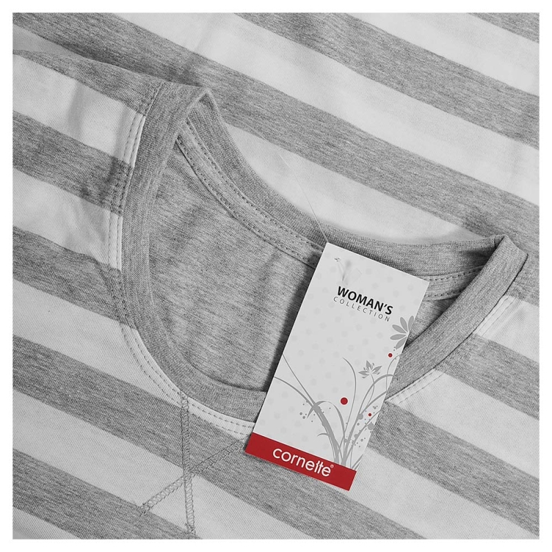Zbliżenie na dekolt i metkę piżamy damskiej Cornette z kolekcji Woman’s.