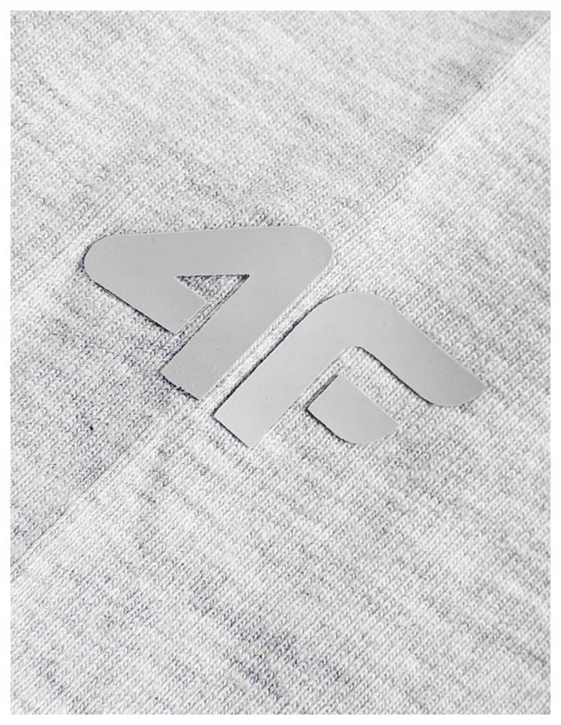 Logo 4F na szarej bluzce damskiej