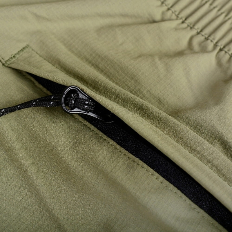 CHAMPION-Krotkie-Spodenki-z-Kieszeniami-218465-L-Material-dominujacy-poliamid.jpg