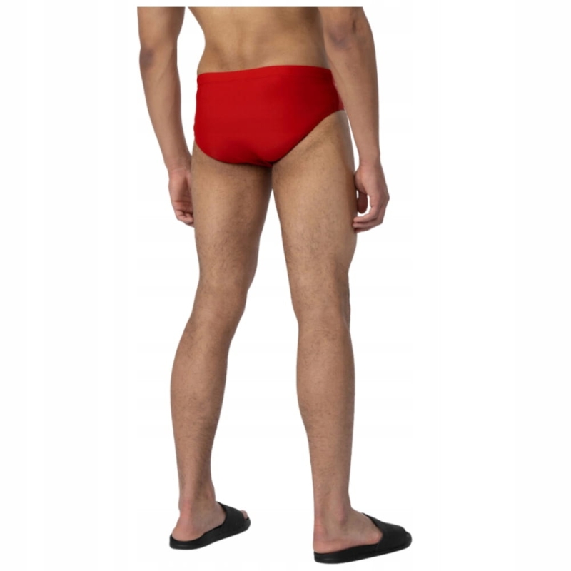 4F Kąpielówki Męskie USWTM007 Czerwone na modelu z tyłu