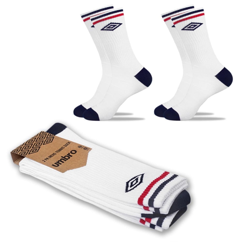 Dwie pary klasycznych, sportowych skarpet Umbro w kolorze białym, fason długi.