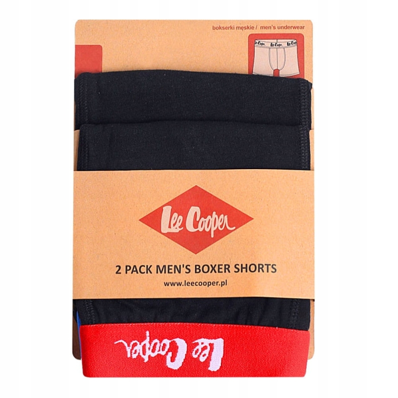 Stylizacja z klasycznymi czarnymi bokserkami Lee Cooper.