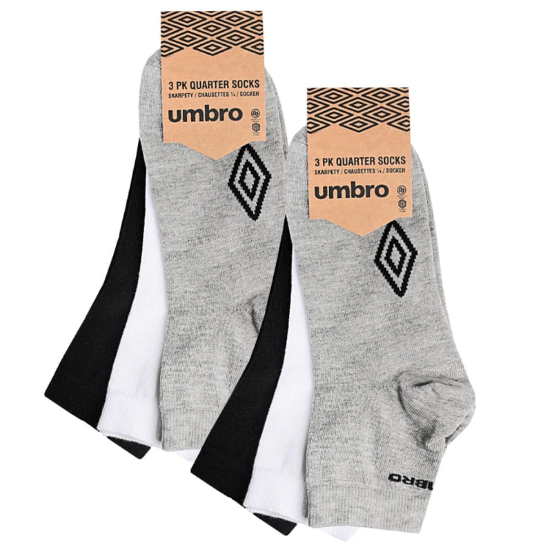 Oryginalne opakowanie Umbro z sześcioma parami uniwersalnych skarpet zakostek.