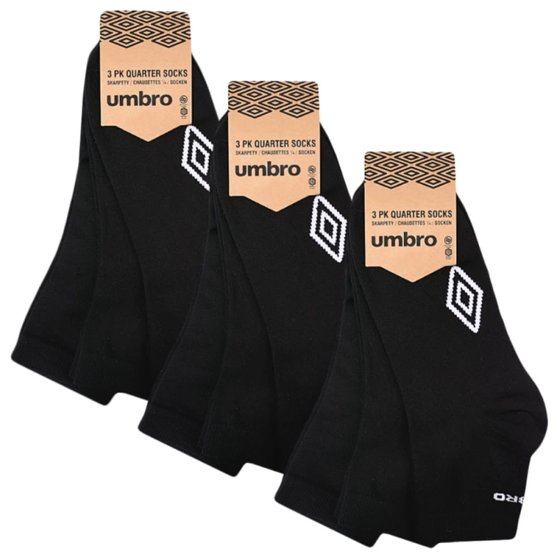 Skarpety sportowe Umbro zapakowane w opakowanie z etykietą marki