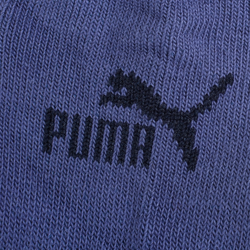 Bawełniana tkanina skarpet Puma w kolorze niebieskim.