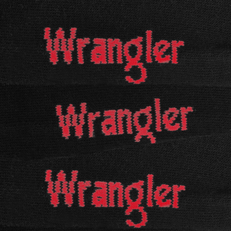 Czarne skarpety stopki Wrangler – detal z widocznym logo na ściągaczu