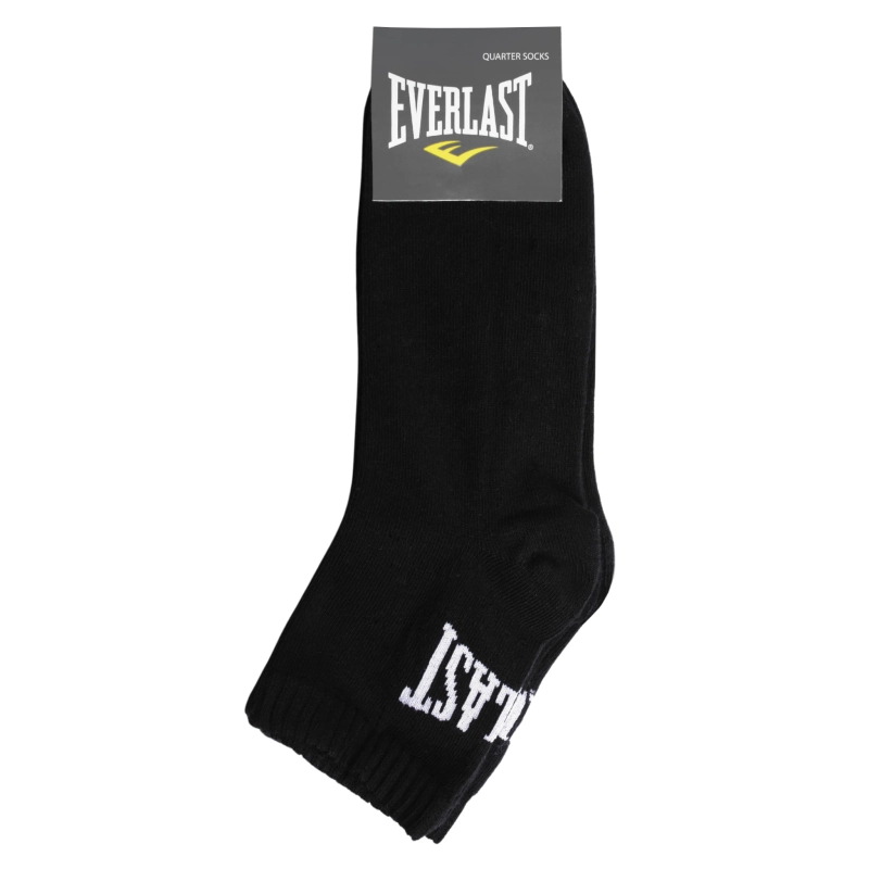 Czarne skarpety Everlast z logo, zapakowane z etykietą.