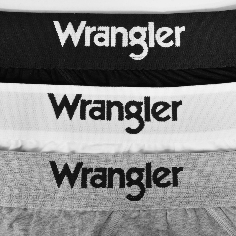 Zbliżenie na gumy slipów Wrangler w trzech kolorach