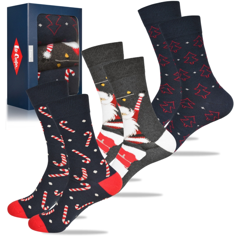 Zestaw 3 par świątecznych skarpet męskich Lee Cooper z motywem Mikołaja, ułożonych obok siebie.