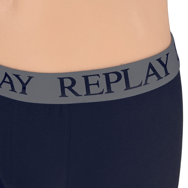 Pas bokserek Replay z charakterystycznym logo.