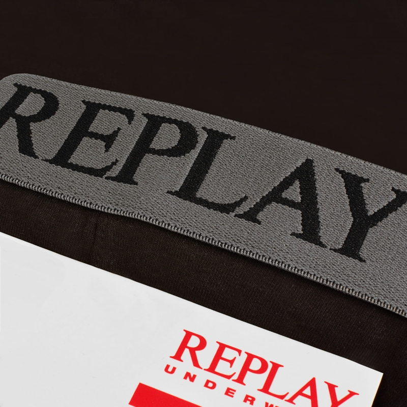 Replay – klasyczne bokserki zbliżenie na logo