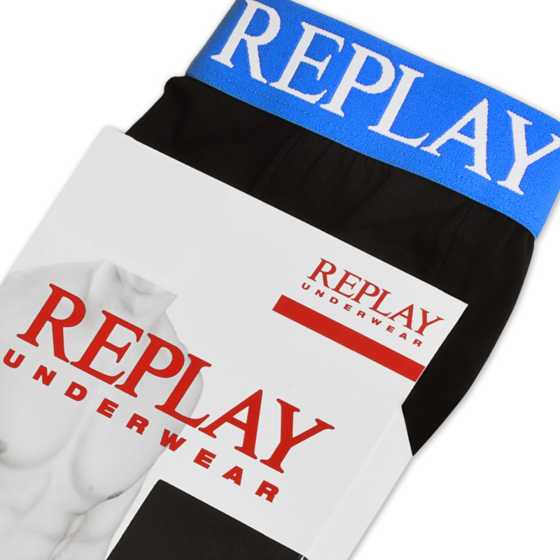 Niebieskie bokserki męskie Replay z charakterystycznym pasem.