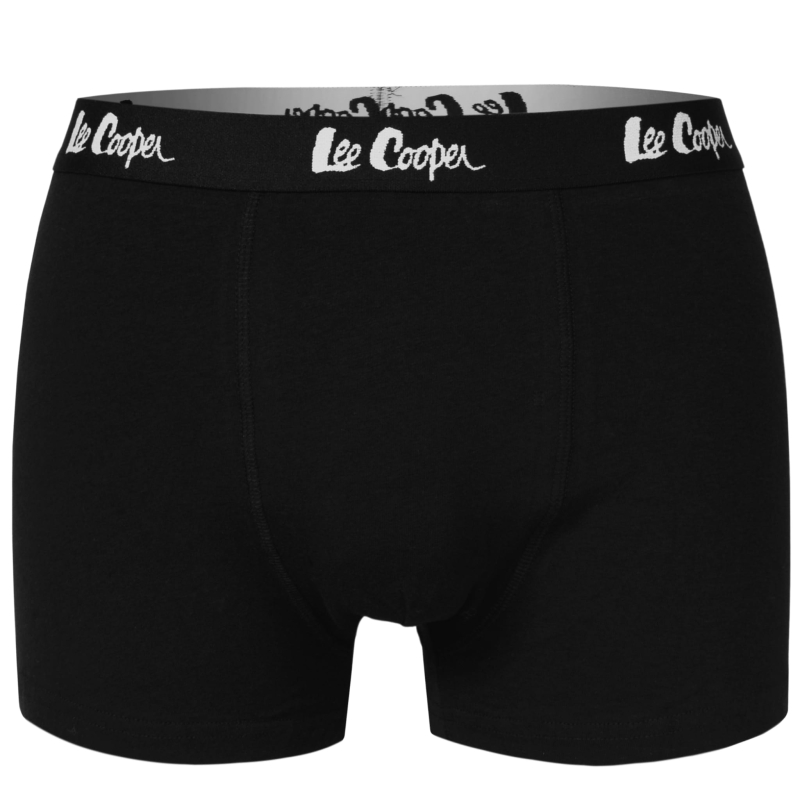 Model w czarnych bokserkach męskich Lee Cooper