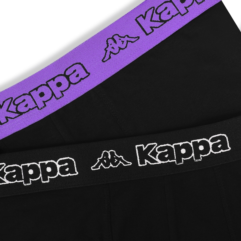 Detal bawełnianego materiału bokserek Kappa w czarnym kolorze