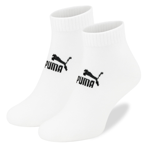 Komplet białych bawełnianych skarpet Puma w kroju quarter zaprezentowany w całości.