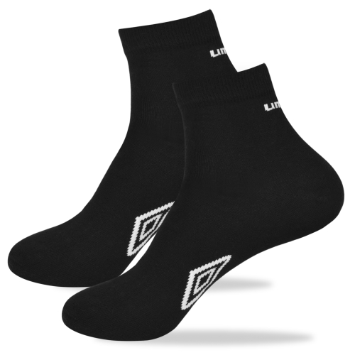 Pojedyncza para czarnych skarpet Umbro quarter – widok całości.