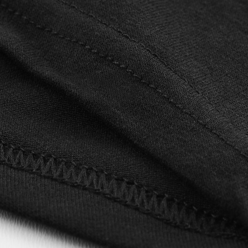 Czarny materiał i przeszycie bokserek Le Coq Sportif