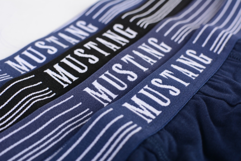 Kolorowe gumy bokserek Mustang zbliżenie