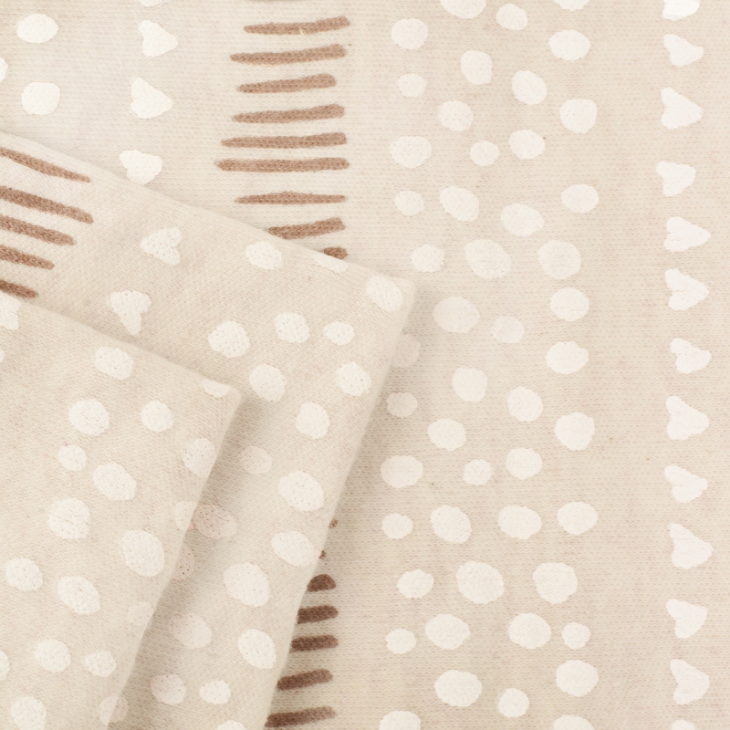 Wzór materiału piżamy damskiej Infiore beżowej