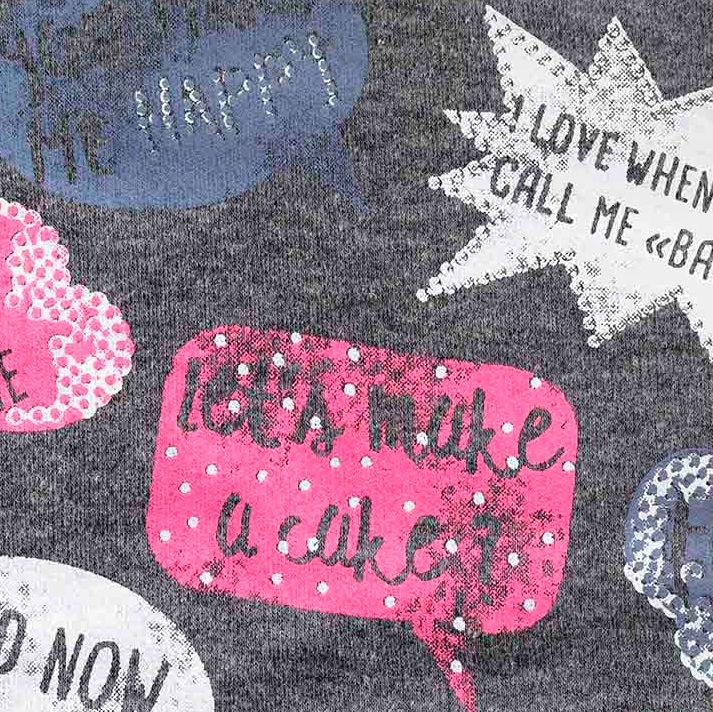 Zbliżenie na wzór koszulki piżamy damskiej Infiore