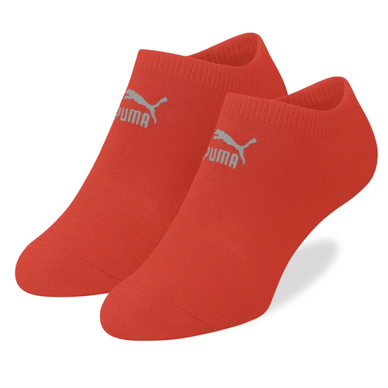 Para czerwonych stopek PUMA na jasnym tle