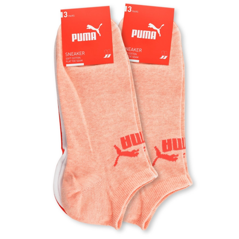 Brzoskwiniowe skarpety PUMA na czerwonych kartach z oznaczeniem „3 pairs”