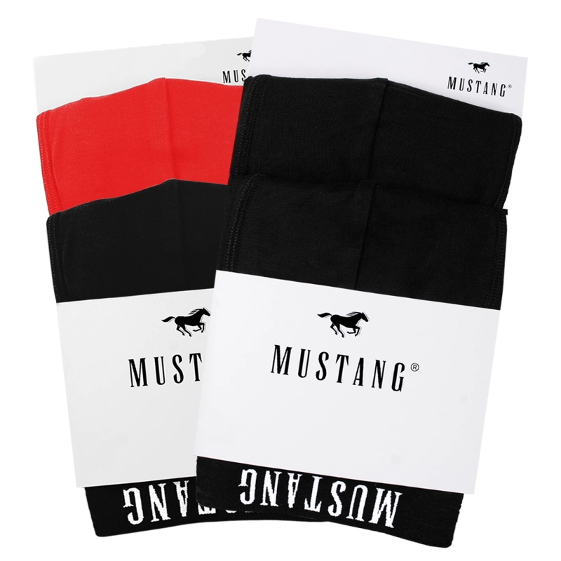Złożone bokserki Mustang z papierowymi etykietami marki.